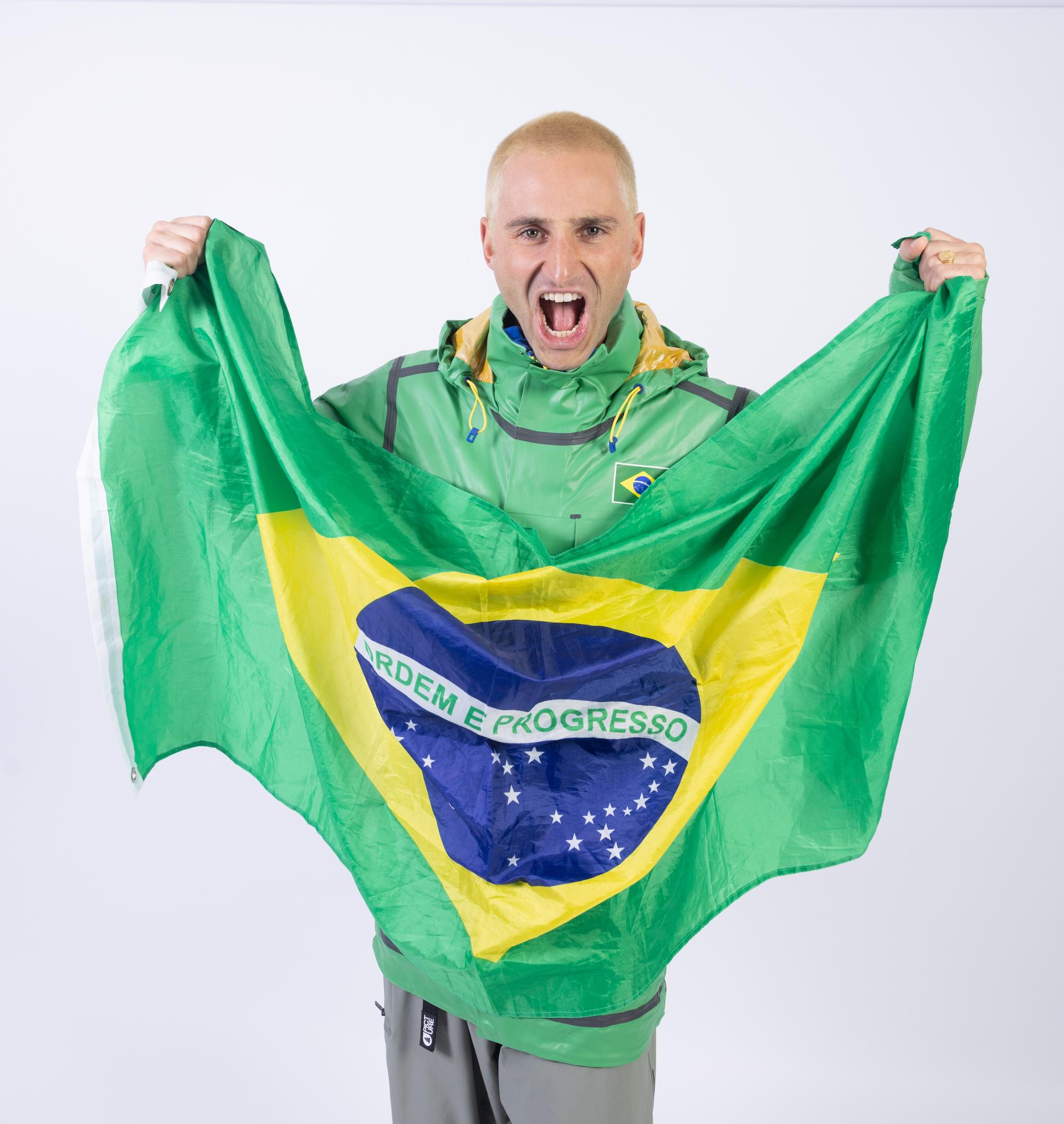 Patrick Burgener vai defender o Brasil na busca por uma vaga no snowboard halfpipe em Milão-Cortina 2026. Foto: CBDN